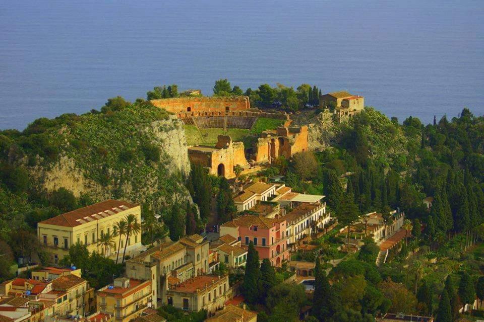 Al Teatro Antico Rooms&House Taormina Esterno foto