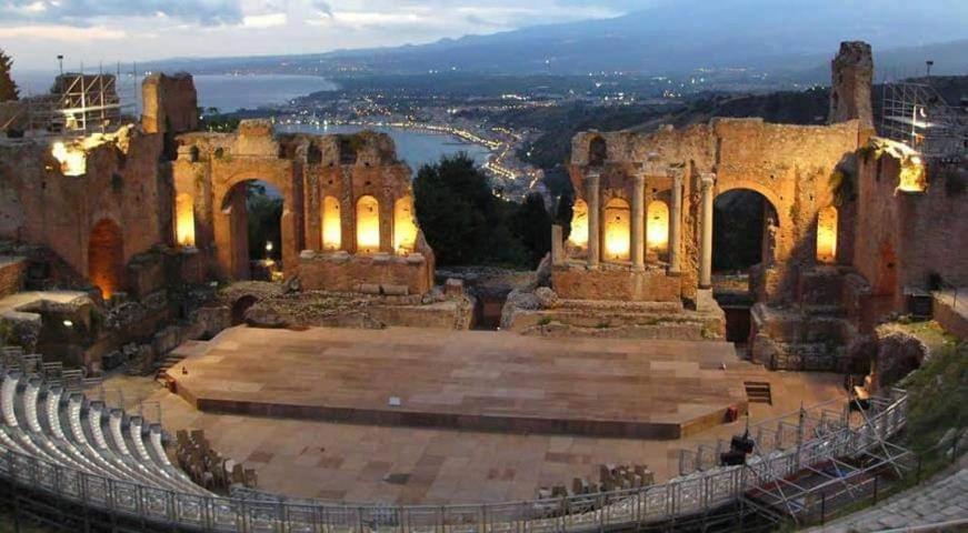 Al Teatro Antico Rooms&House Taormina Esterno foto