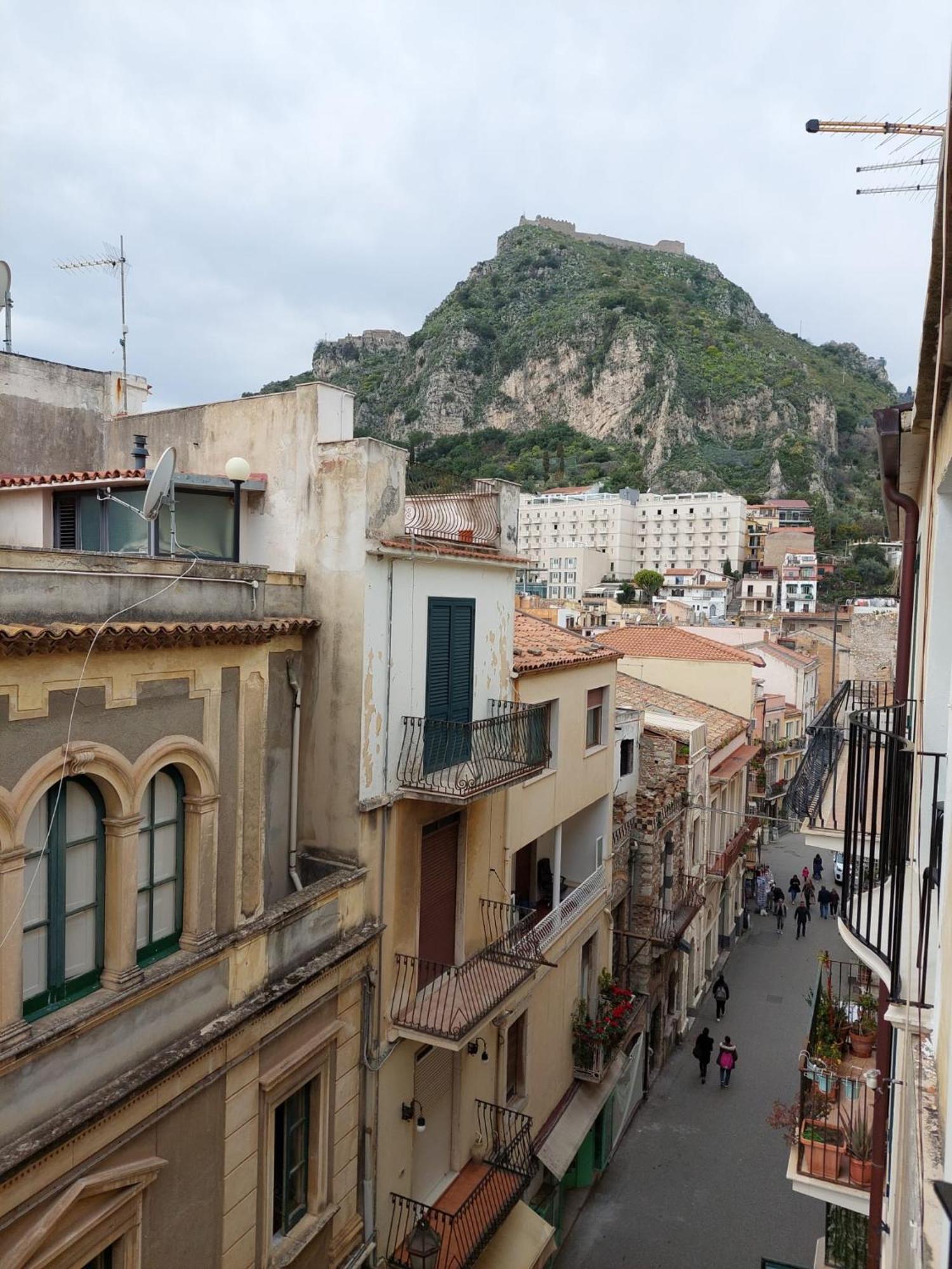 Al Teatro Antico Rooms&House Taormina Esterno foto